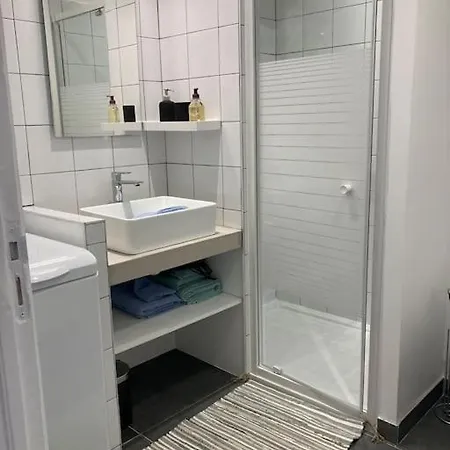 A 5mn A Pied Du Port !